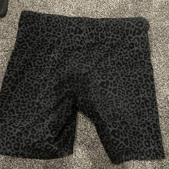 TNA size large bike shorts - Picture 2 of 4